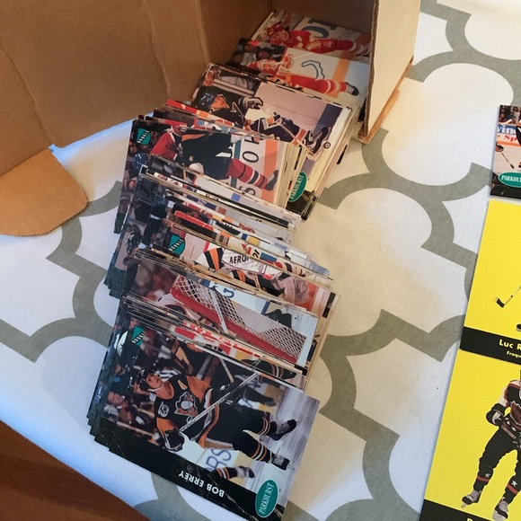 Hockey cards - 91-92 Parkhurst I. Kept in a box. From my father’s estate. - Picture 3 of 11